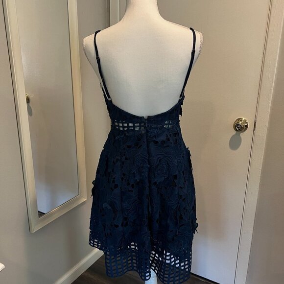 Lovers + Friends Blue Bellini embellished floral lace applique dress, Size Small - Picture 12 of 15